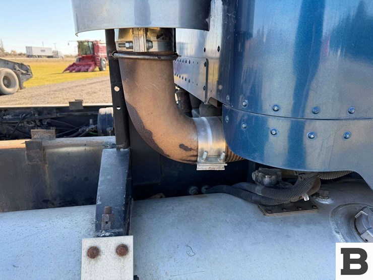 1995-freightliner-fld112-image-32