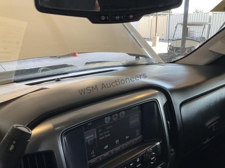 2015-chevrolet-silverado-2500hd-image-18