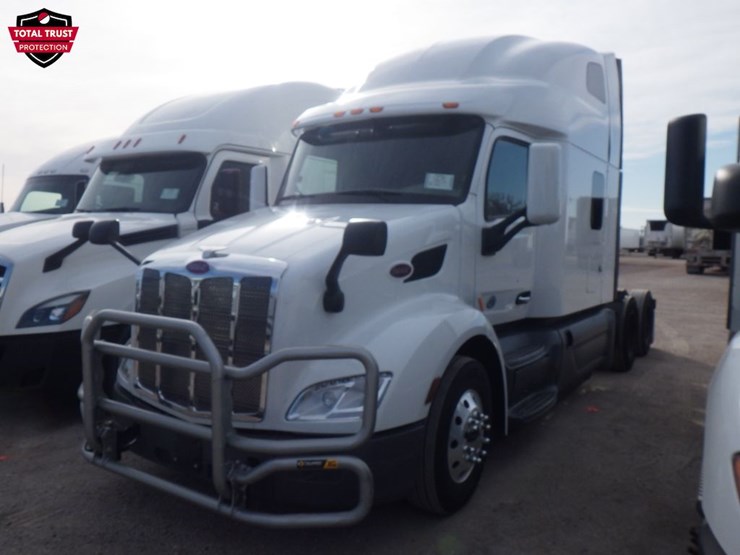 2020-peterbilt-579-image-1