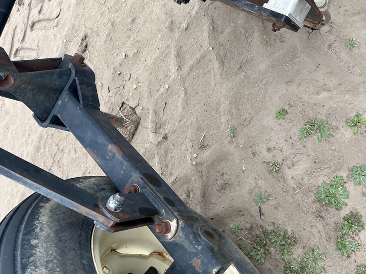 #38848-•-yetter-76"-twin-row-knife-applicator-image-10