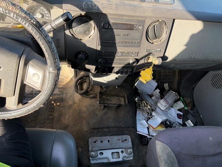 2011-ford-f550-sd-image-13