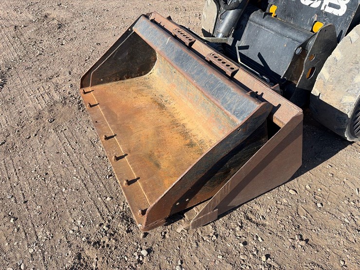 2016-jcb-135-image-10