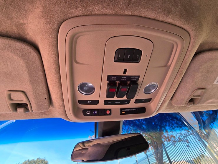 2019-cadillac-sayers-and-scovill-70in-limo-w-only-7729-miles-image-30