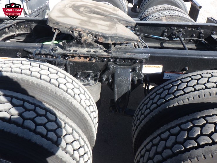 2022-freightliner-cascadia-116-image-13