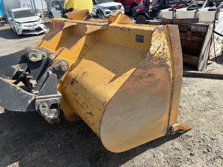 2018-deere-624k-image-9