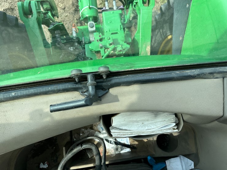 2019-john-deere-8295r-image-67