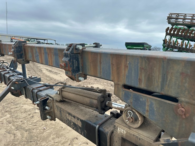 #38850-•-38'-yetter-toolbar-image-11