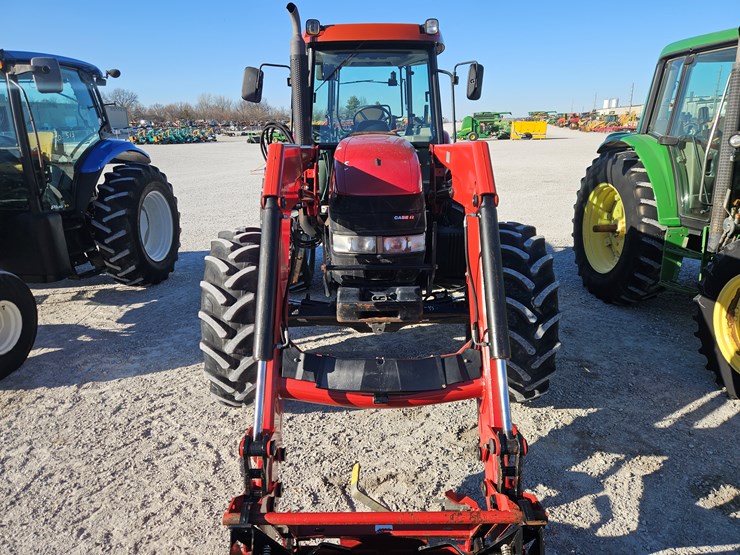 2012-case-ih-farmall-125a-image-4