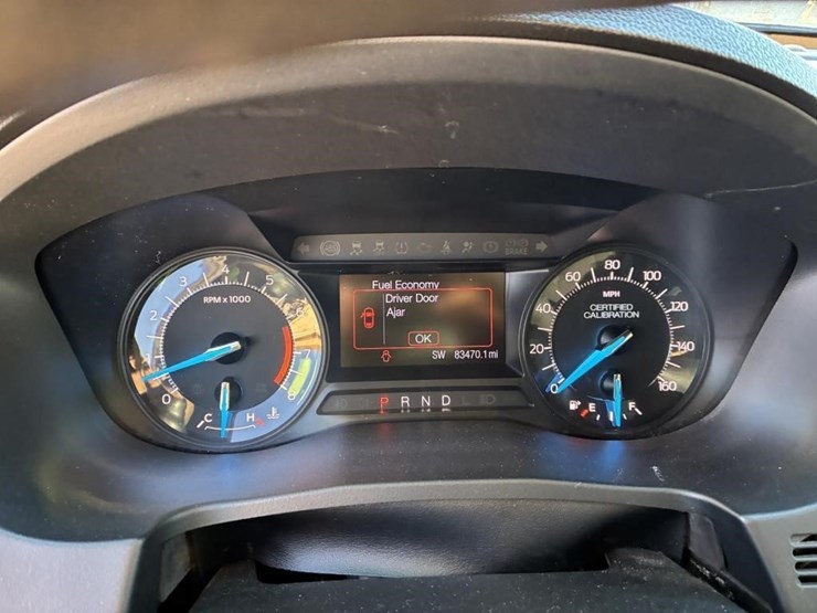 2016-ford-explorer-image-16