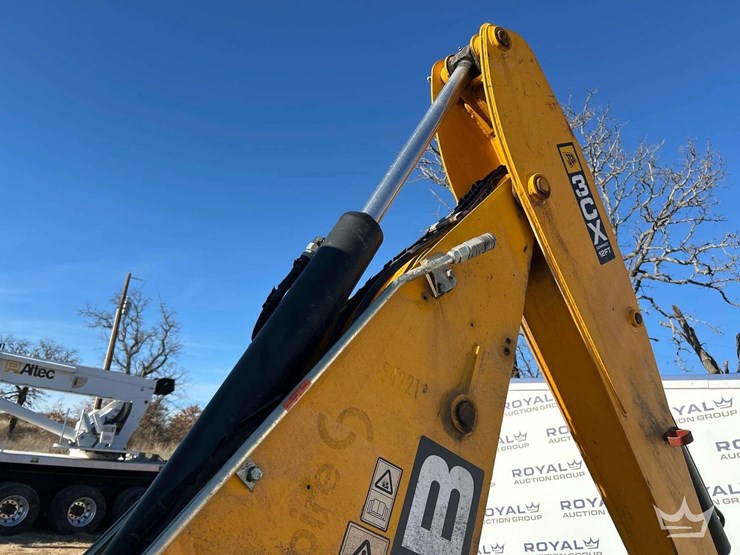 2016-jcb-3cx-image-24