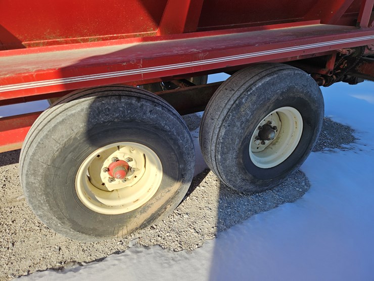 #205379-•-chandler-litter-spreader-image-4