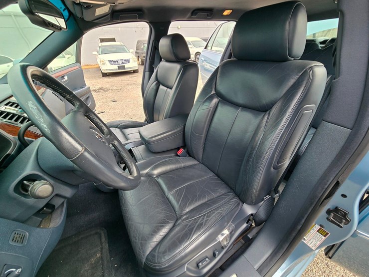 2006-cadillac-superior-6-door-limousine,-ultra-low-20396-miles-image-28