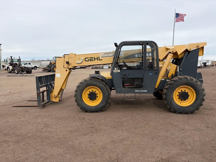 2016-gehl-rs8-44-image-8