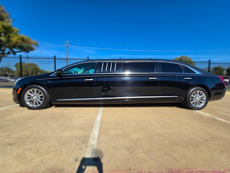 2017-cadillac-federal-70-in-limo---30,529-miles-w-premium-coachwork-by-federal-image-6