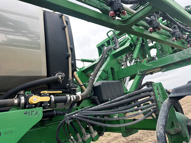 2021-john-deere-r4038-image-36