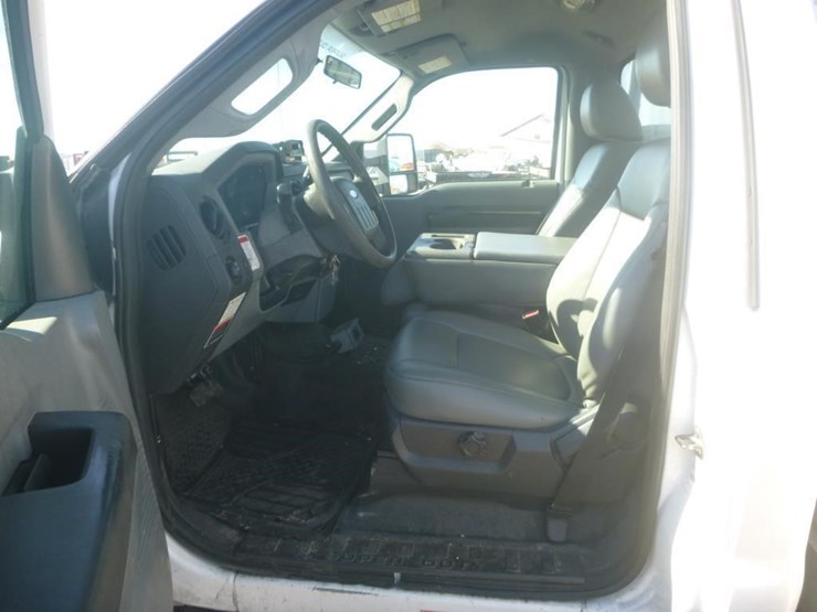 2012-ford-f550-image-21