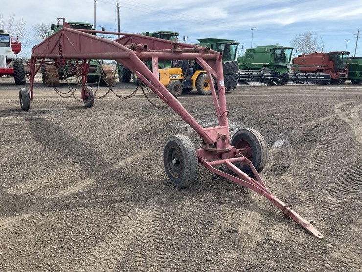 custom-28'-implement-carrier-image-3