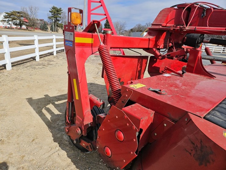 2019-new-holland-313-image-40