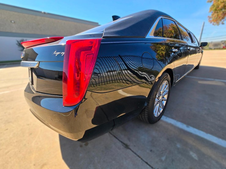 2017-cadillac-federal-70-in-limo---30,529-miles-w-premium-coachwork-by-federal-image-7