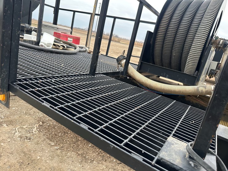 #38802-•-2022-kbh-40'-t/a-6000-gallon-nurse-trailer-vin:-1t9gn4022nc623368-image-41