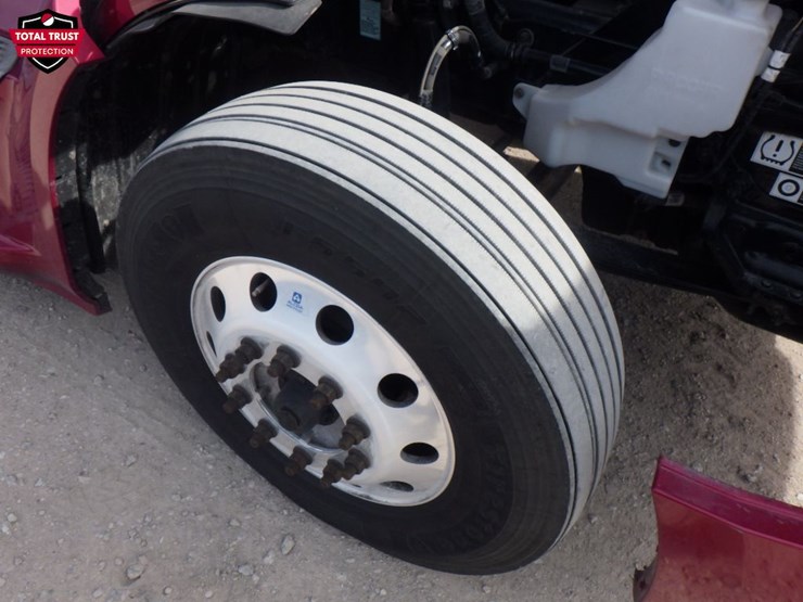 2023-peterbilt-579-image-27