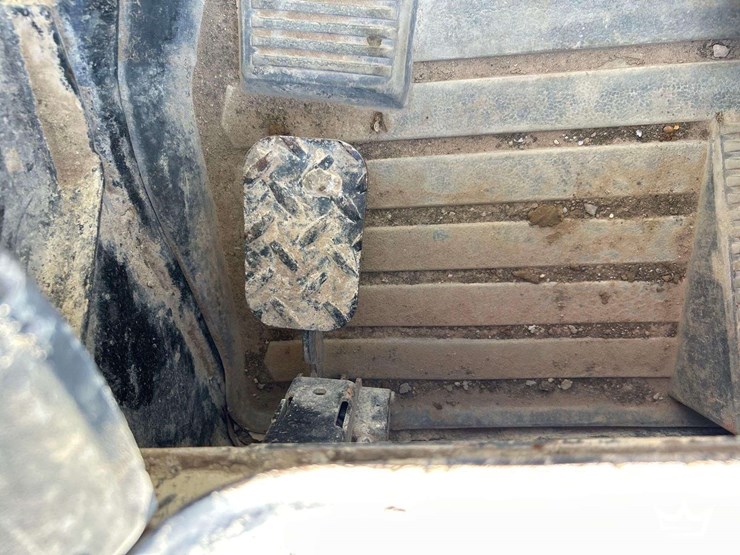 2023-caterpillar-259d3-image-16