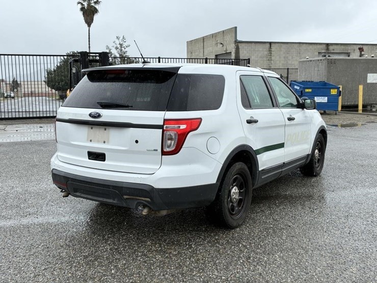 2015-ford-explorer-image-3