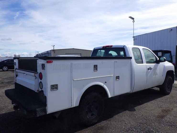 2008-chevrolet-2500hd-image-3