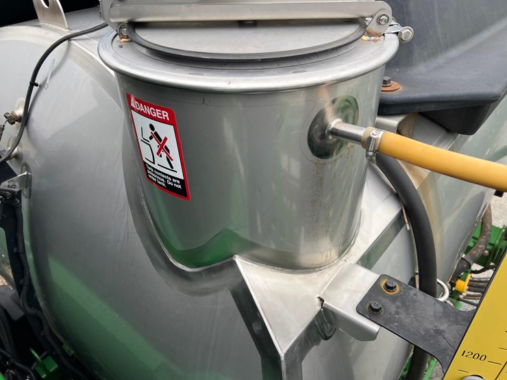 john-deere-412r-image-86