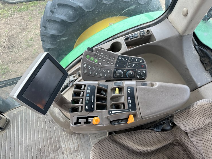 2012-john-deere-8335r-image-64