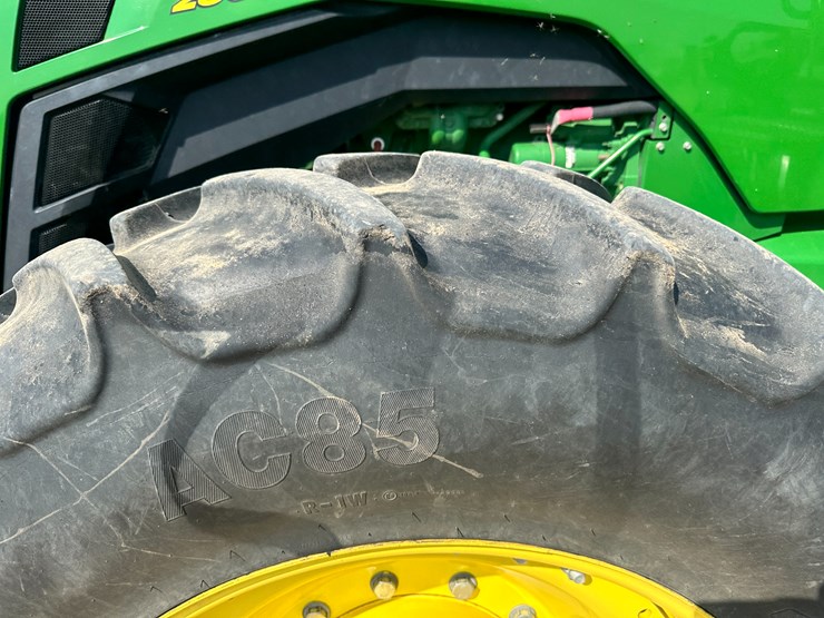 2022-john-deere-8r-280-image-8