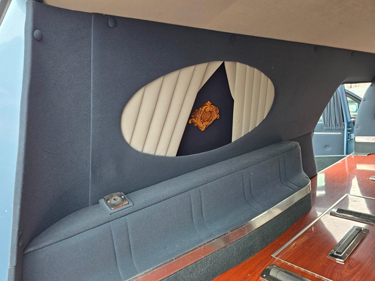 2004-cadillac-eagle-ultimate-hearse,-eagle-coachbuilders,-hearse-collector-special-image-34