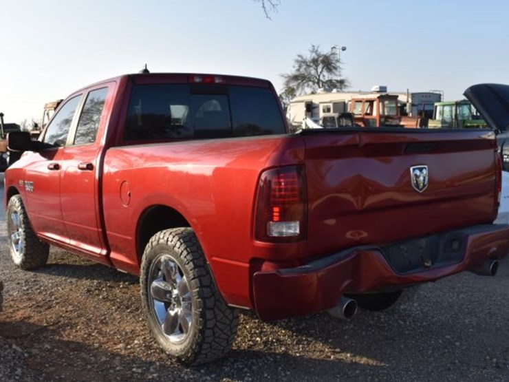 2013-dodge-1500-image-17