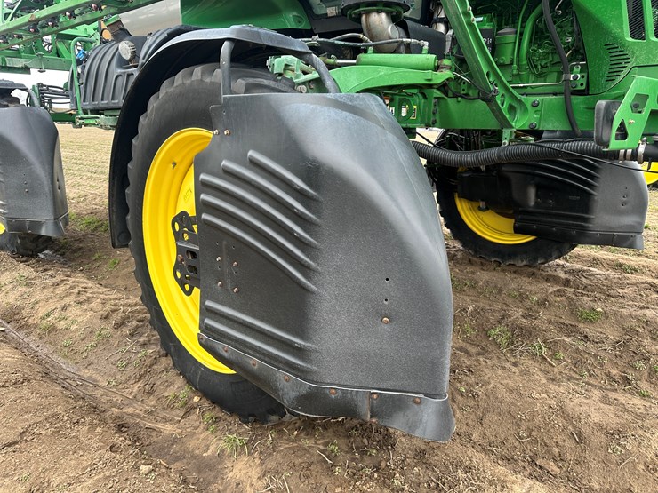 2021-john-deere-r4038-image-11