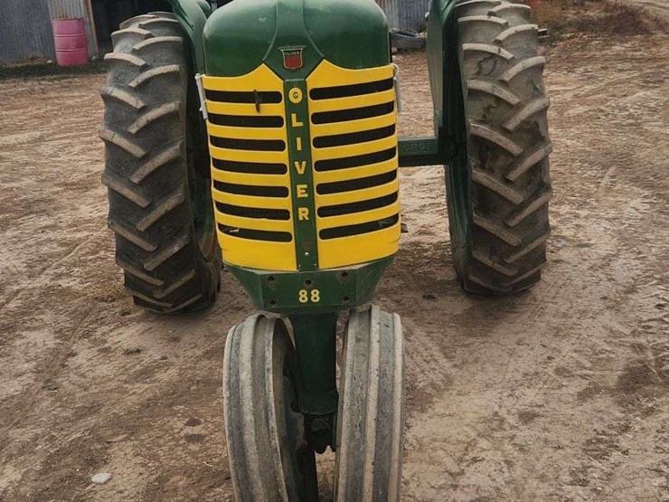 1955-oliver-super-88-image-2