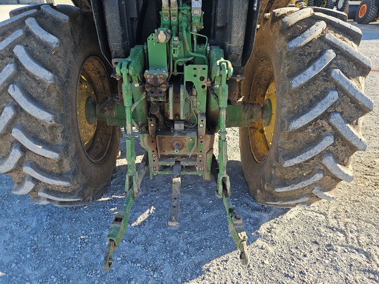 2016-john-deere-6110r-image-13