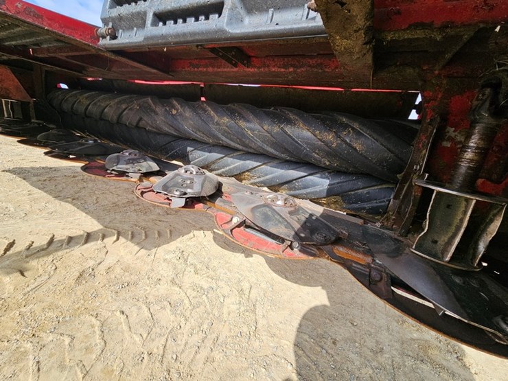 2019-new-holland-313-image-17