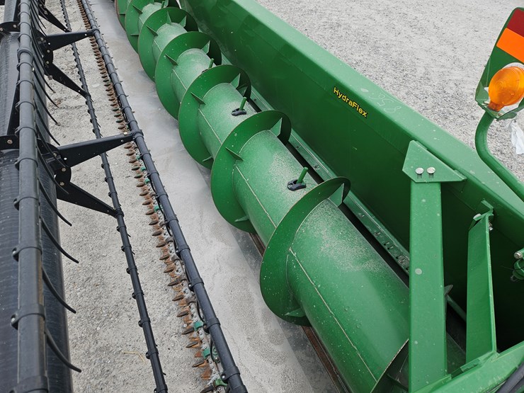 2010-john-deere-635f-image-10