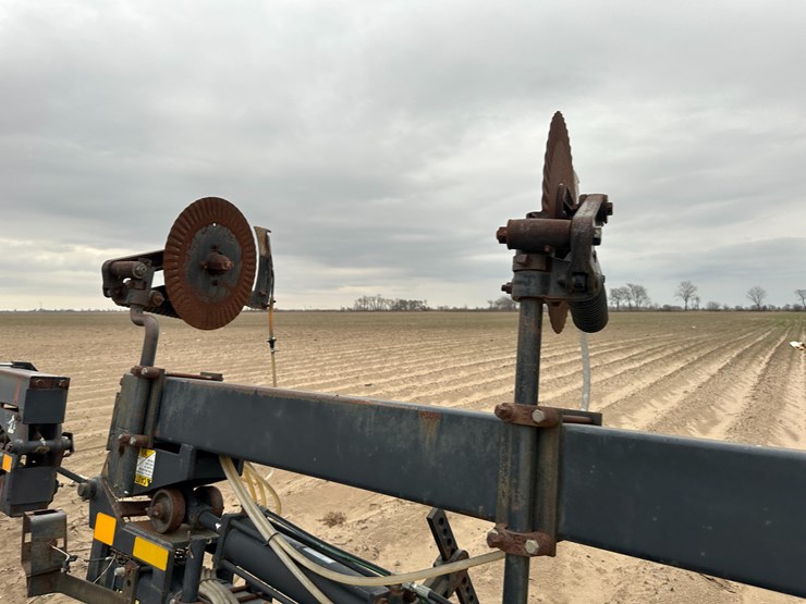 #38849-•-yetter-76"-twin-row-knife-applicator-image-40