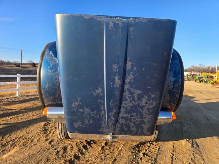 2010-peterbilt-367-image-15