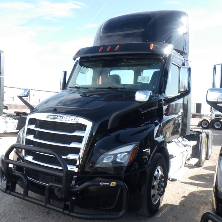 2022 FREIGHTLINER CASCADIA 116