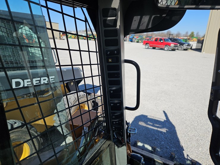 2024-case-tv450b-image-10