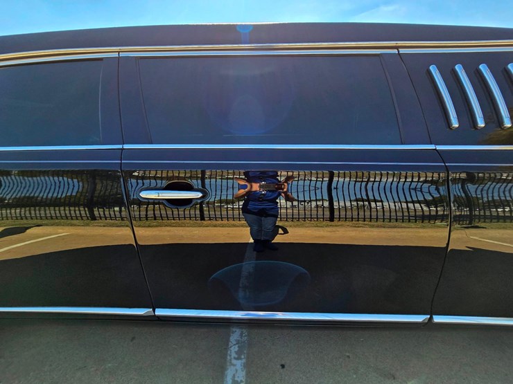 2019-cadillac-sayers-and-scovill-70in-limo-w-only-7729-miles-image-18