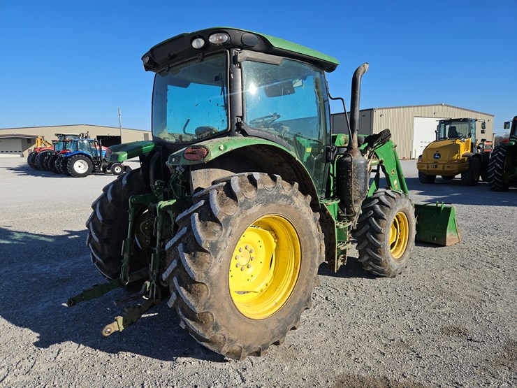 2016-john-deere-6110r-image-10