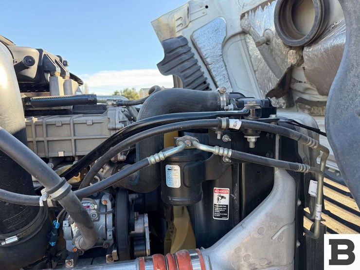 2017-freightliner-cascadia-125-image-50