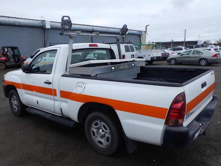 2013-toyota-tacoma-image-4