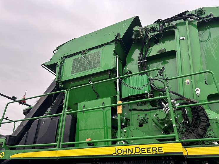 2021-john-deere-cp690-image-29