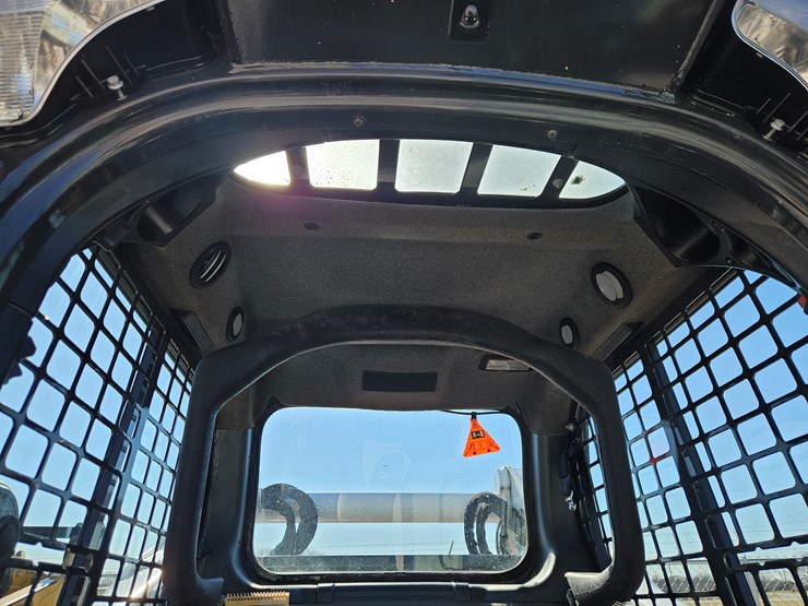 2022-bobcat-t770-image-8