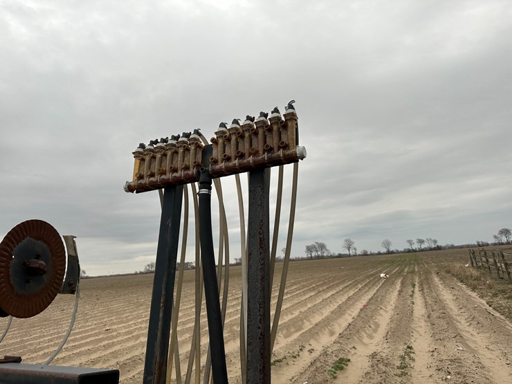 #38849-•-yetter-76"-twin-row-knife-applicator-image-35