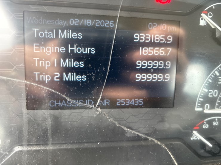 #211-•-2019-volvo-vnl-image-13